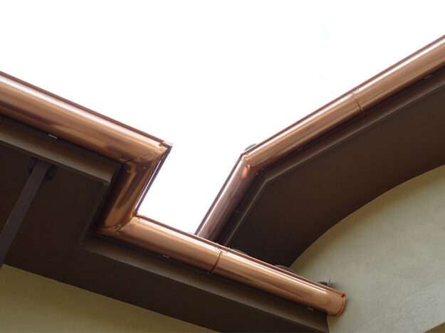 Copper gutters with angled joinings